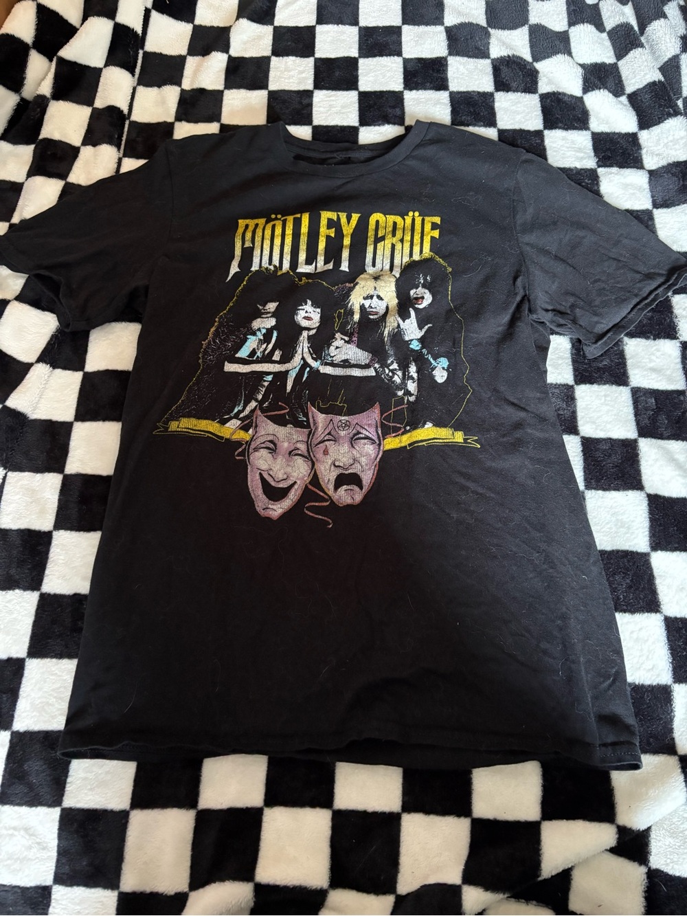Men’s size small motley crue tshirt